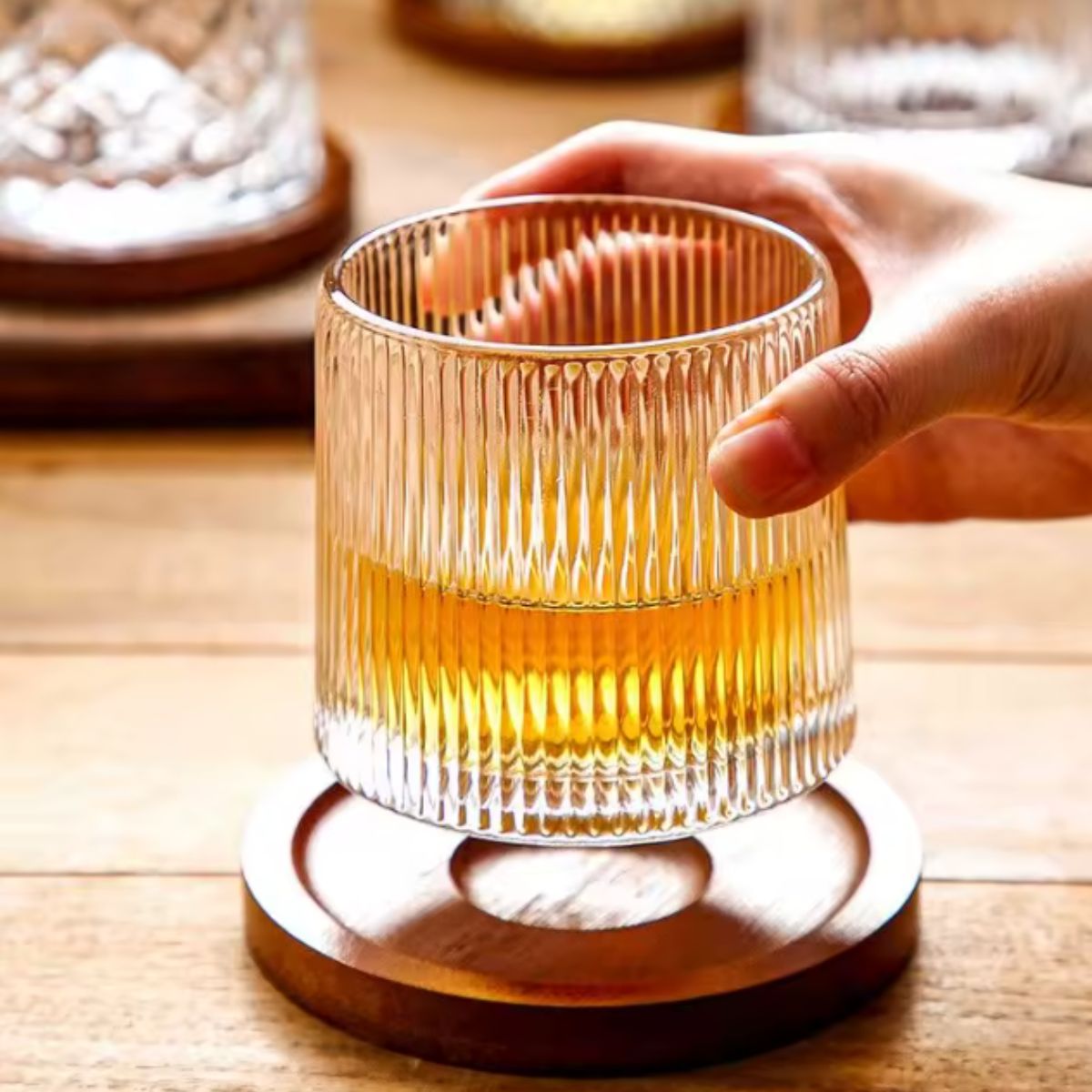 Copo de Whisky Giratório 170ml de Vidro com Base de Madeira